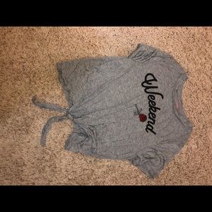 Cute casual shirt that ties in the front